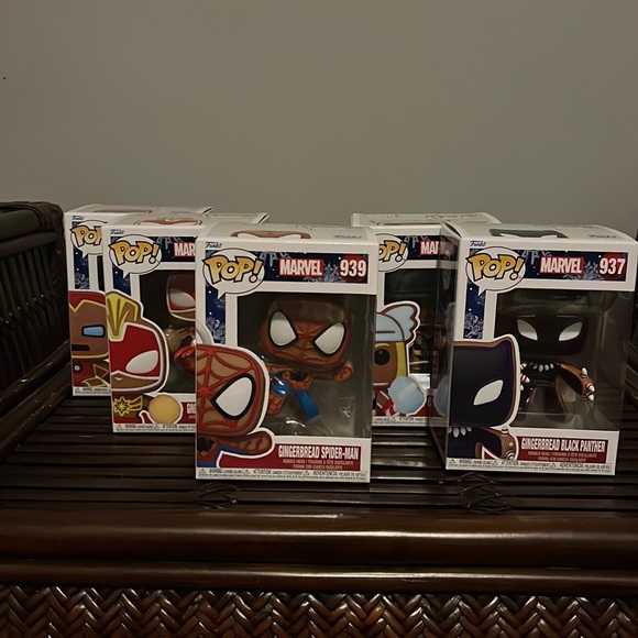 FunkoPopMarvel Gingerbread Iron Man Captain Marvel Spider Man Thor Black Panther